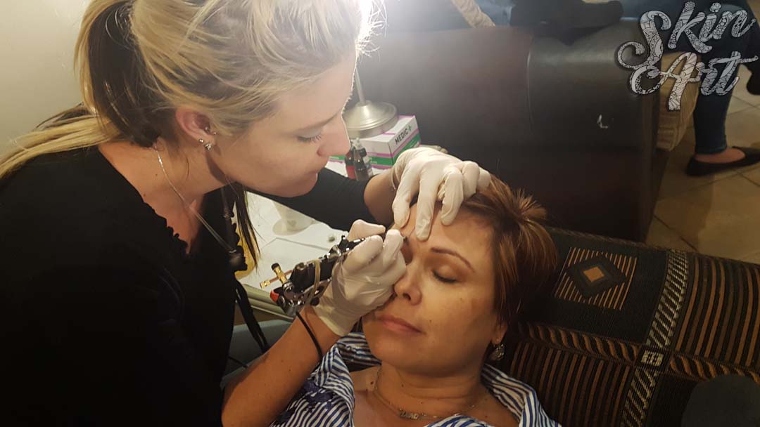 Skinart permanent makeup training photograph 2