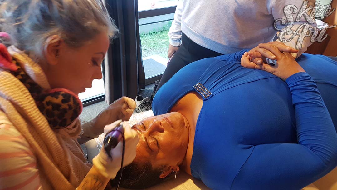 Skinart permanent makeup training photograph 3