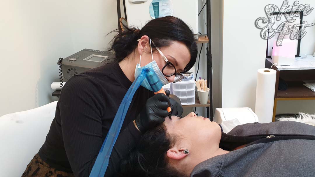 Skinart permanent makeup training photograph 15