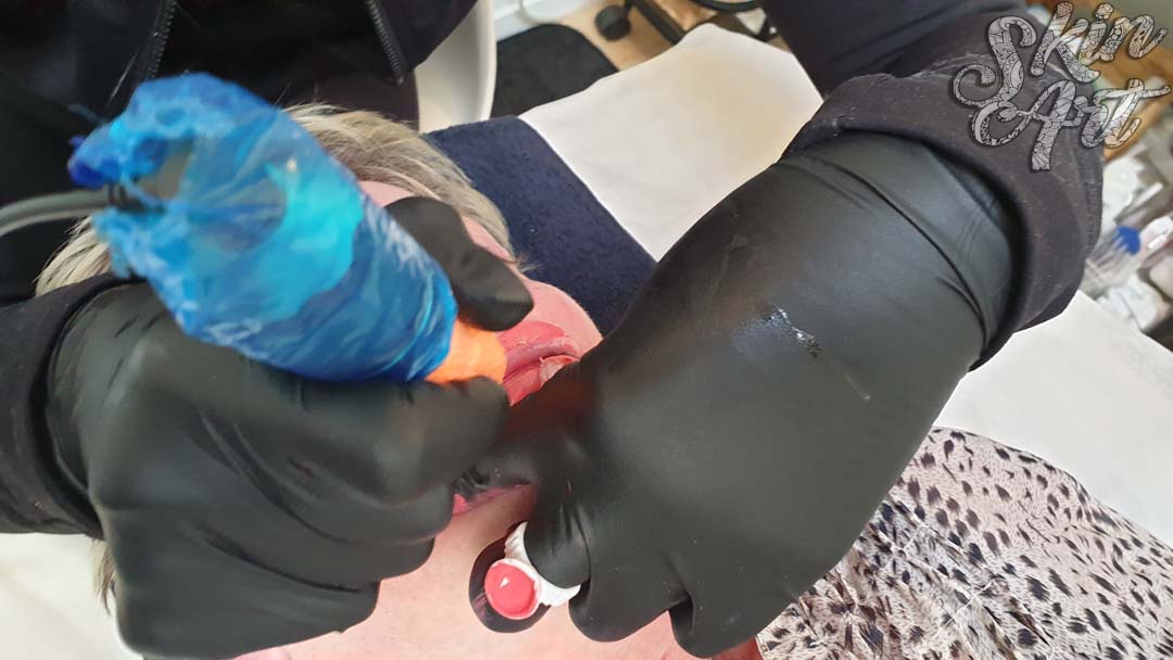 Skinart permanent makeup training photograph 22