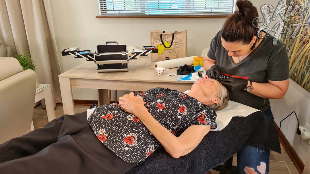 Skinart permanent makeup training photograph 50