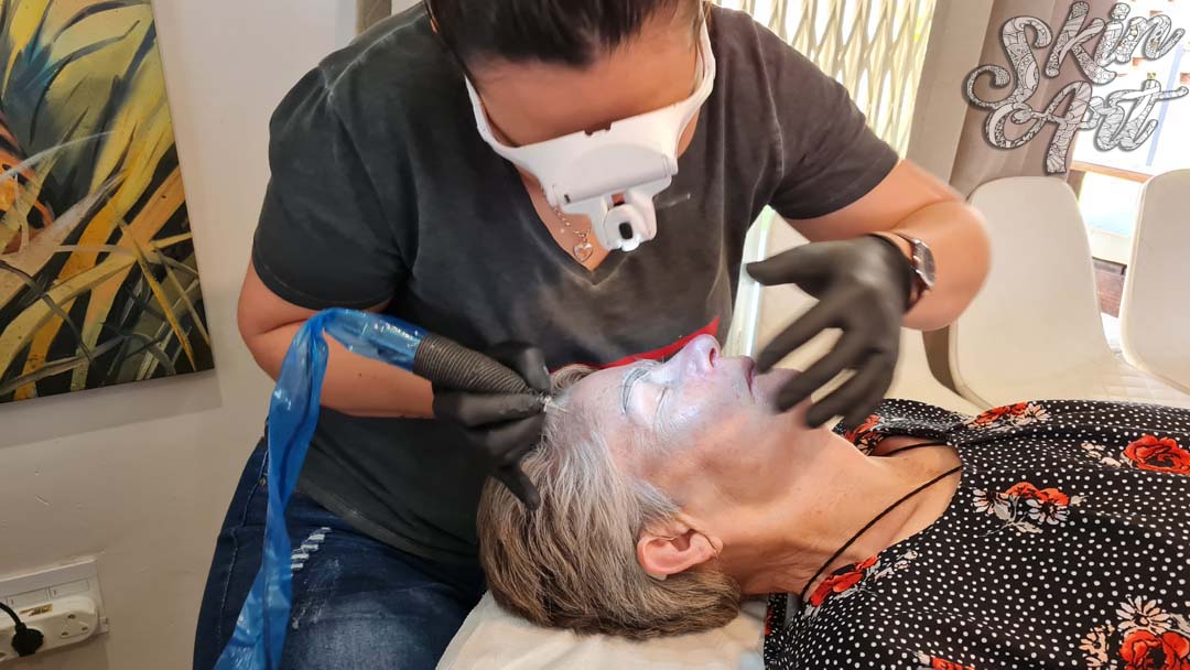 Skinart permanent makeup training photograph 55