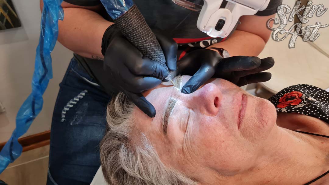 Skinart permanent makeup training photograph 58